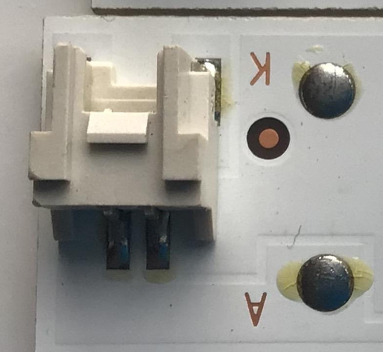 KIT DE LED'S PARA TV (4 PIEZAS) / NUMERO DE PARTE TFGJ40D09-ZC21FG-05 / 303TH400049 / PY63956 / TH400M19 / 910-400-1044 / 160707B1/27186 / 2010018679-4 / E320262 / MODELO 40'' - Imagen 3